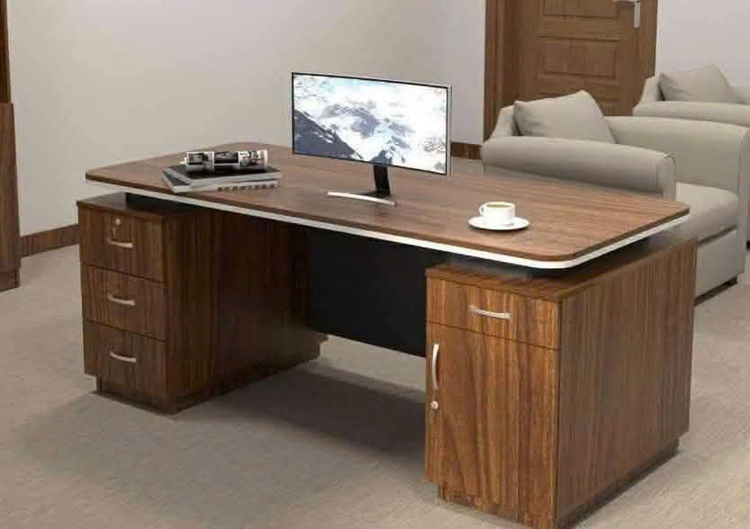 Bàn giám đốc mẫu mới 1m8 có 2 hộc1